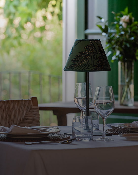 Detail of one of the tables in the elegant restaurant